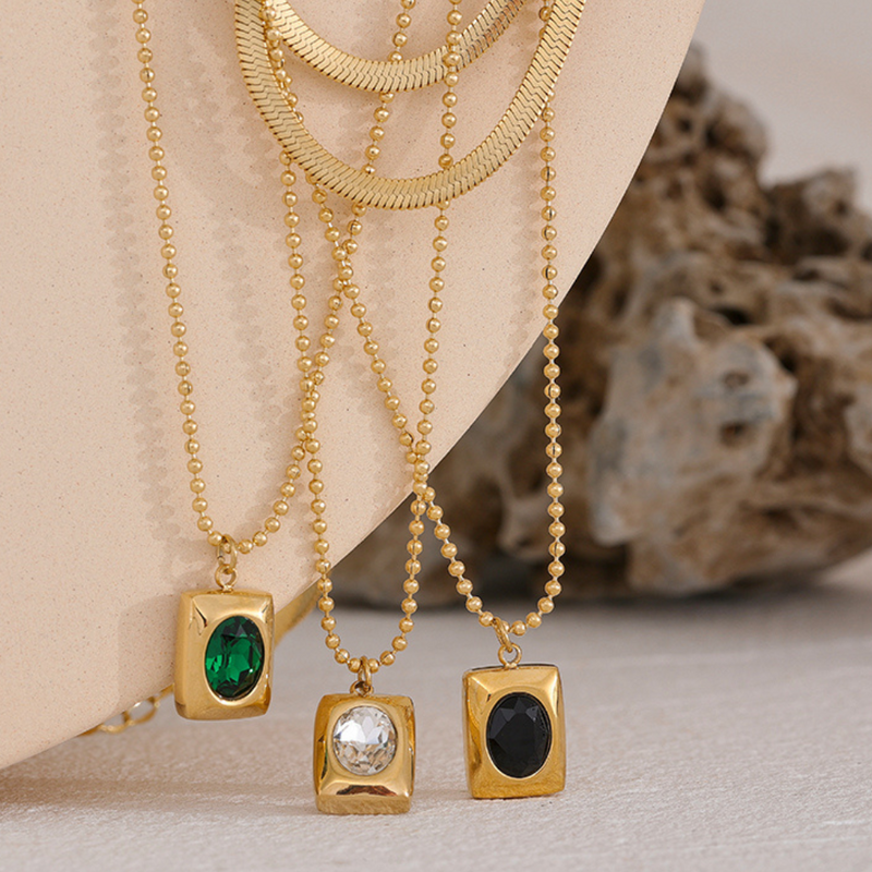 Collier Éaque