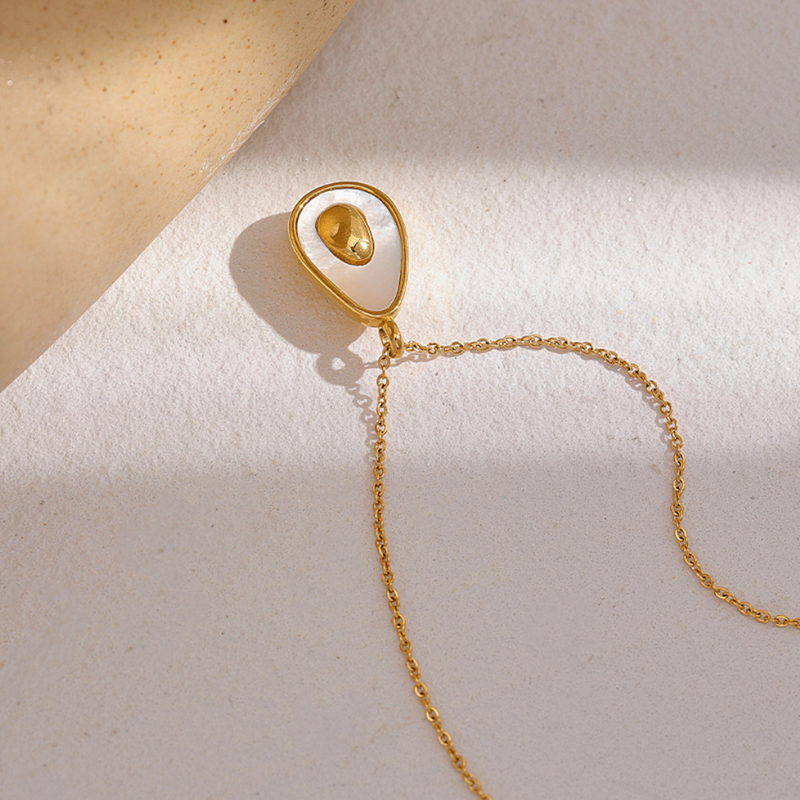 Collier Pan