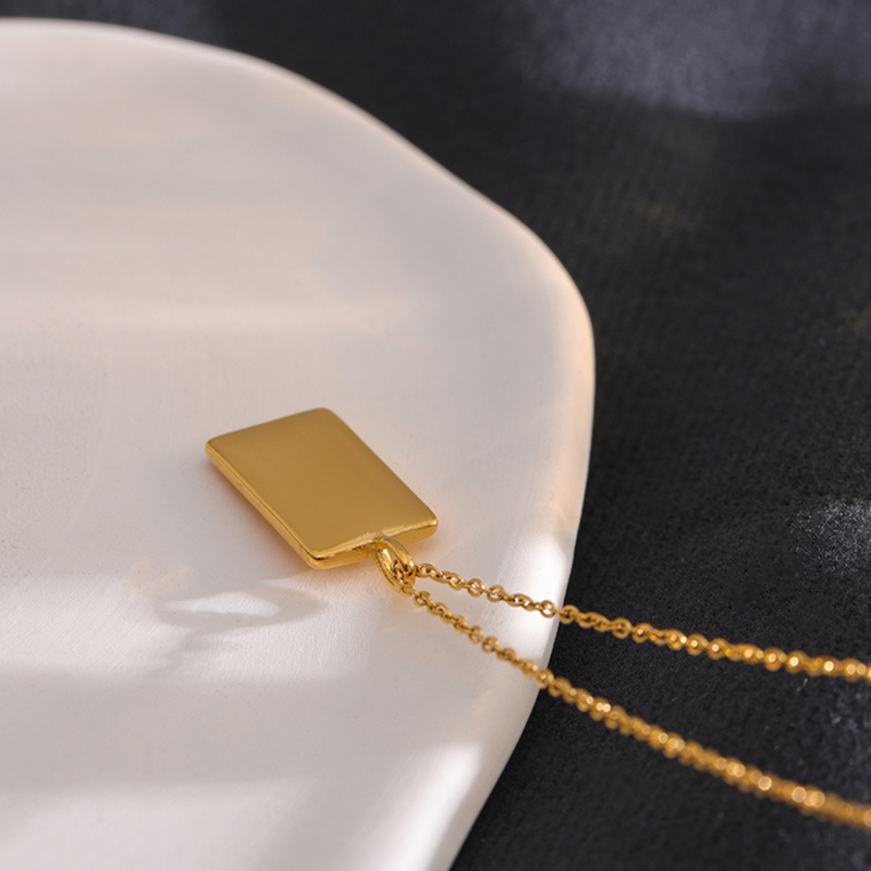 Collier Nestor