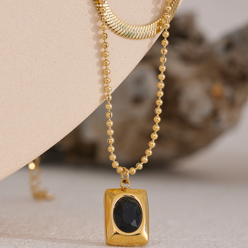 Collier Éaque